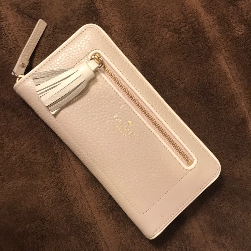 Bundle traded ❤️❤️ Kate Spade Tassel Wallet